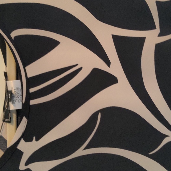 Lily Dress - Picture 2 of 4